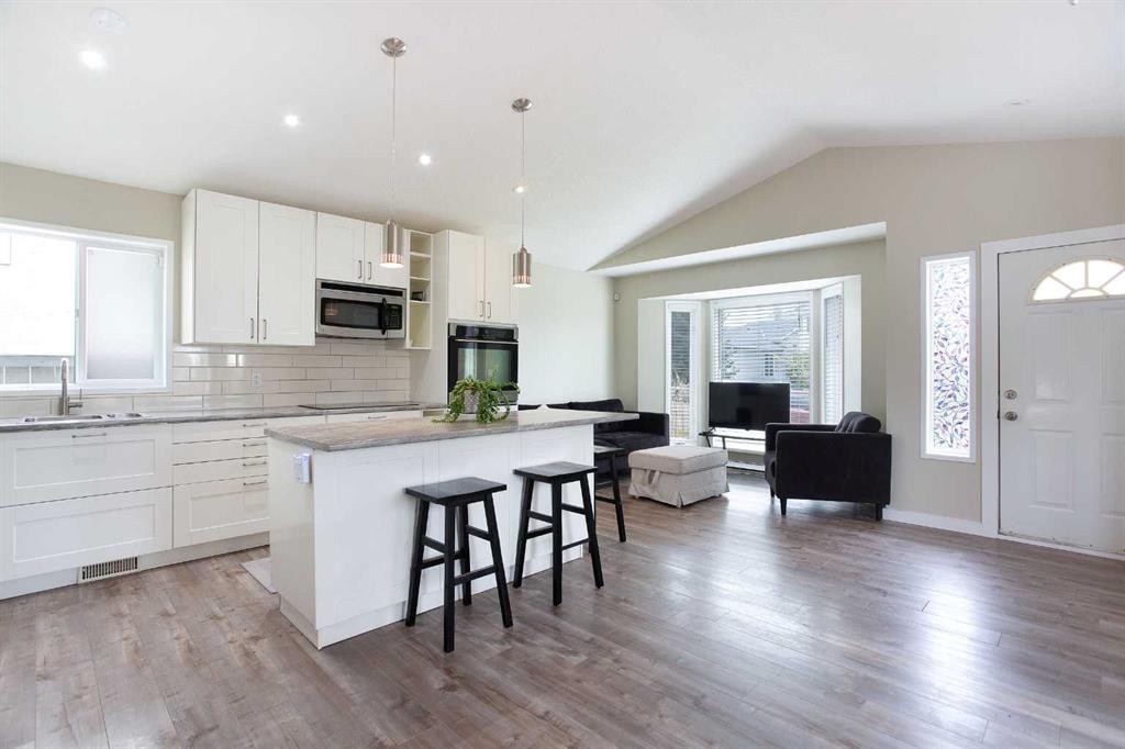 2420 Riverstone Road Se, Calgary, AB - Indoor Photo Showing Kitchen With Upgraded Kitchen