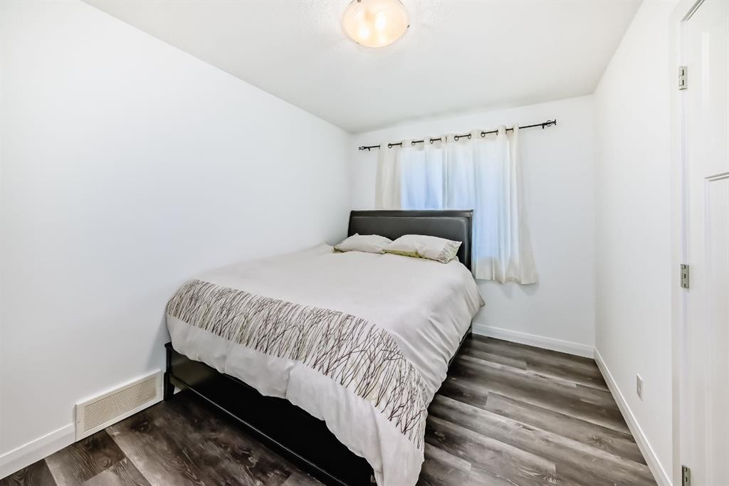 89 Evansdale Landing Nw, Calgary, AB - Indoor Photo Showing Bedroom
