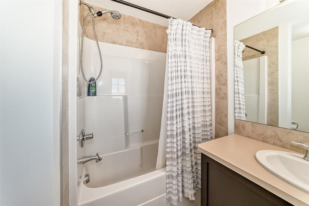 89 Evansdale Landing Nw, Calgary, AB - Indoor Photo Showing Bathroom