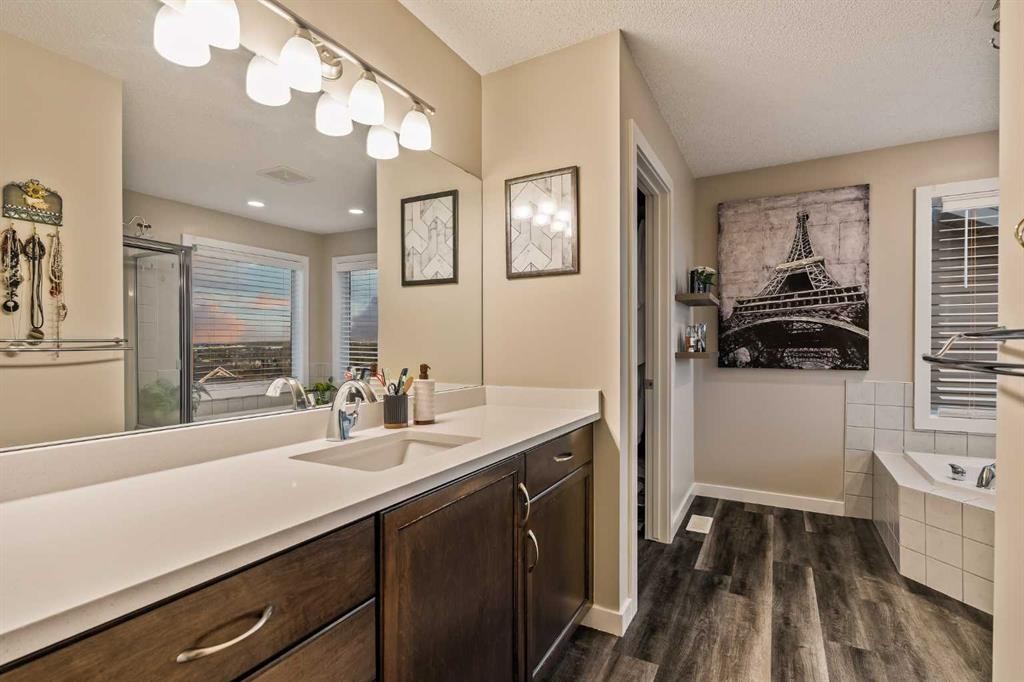 62 Panamount View Nw, Calgary, AB - Indoor Photo Showing Bathroom