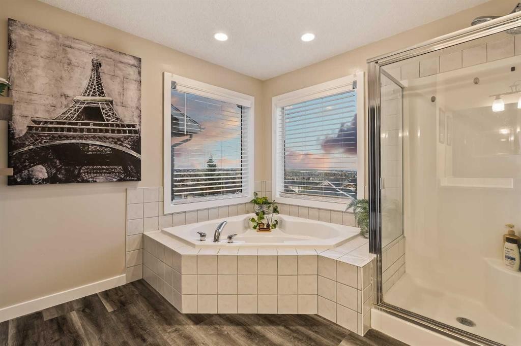 62 Panamount View Nw, Calgary, AB - Indoor Photo Showing Bathroom