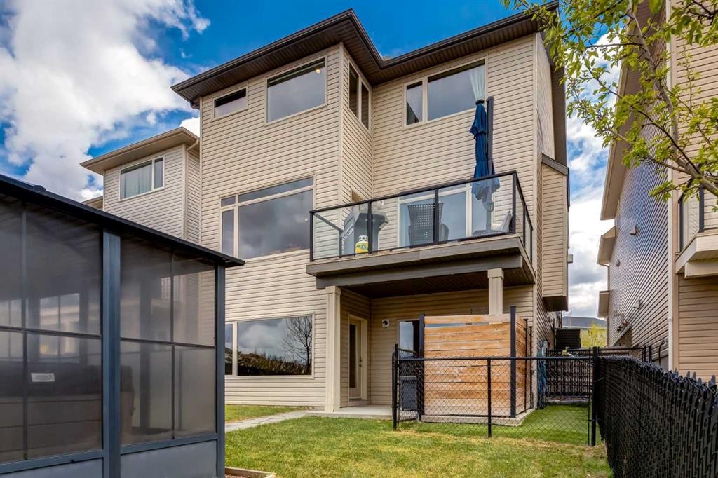 7 Sunset Way, Cochrane, AB - Outdoor With Exterior