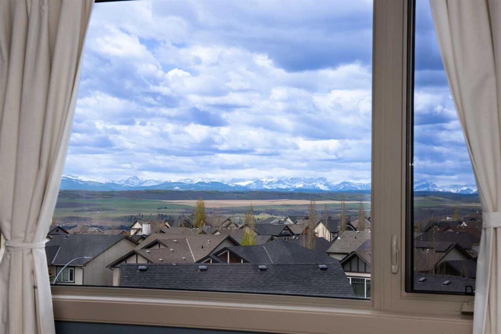 7 Sunset Way, Cochrane, AB - With View