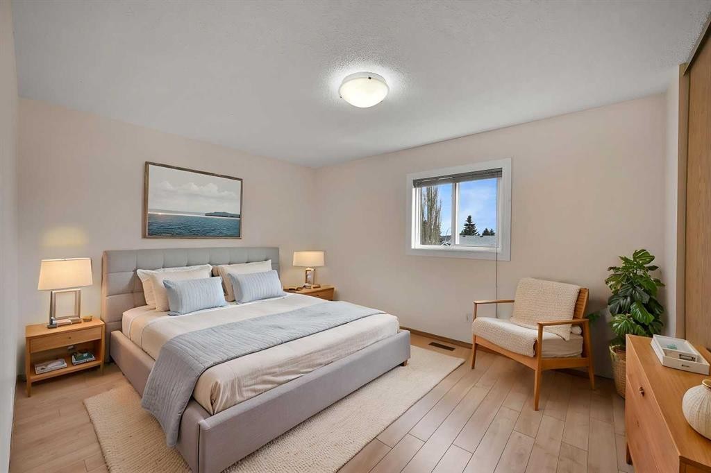 51 Covington Rise Ne, Calgary, AB - Indoor Photo Showing Bedroom