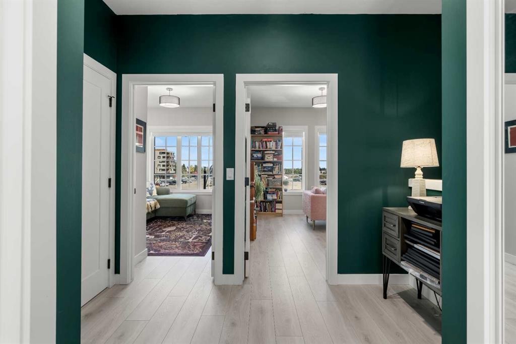 8161 8 Avenue, Calgary, AB - Indoor Photo Showing Other Room