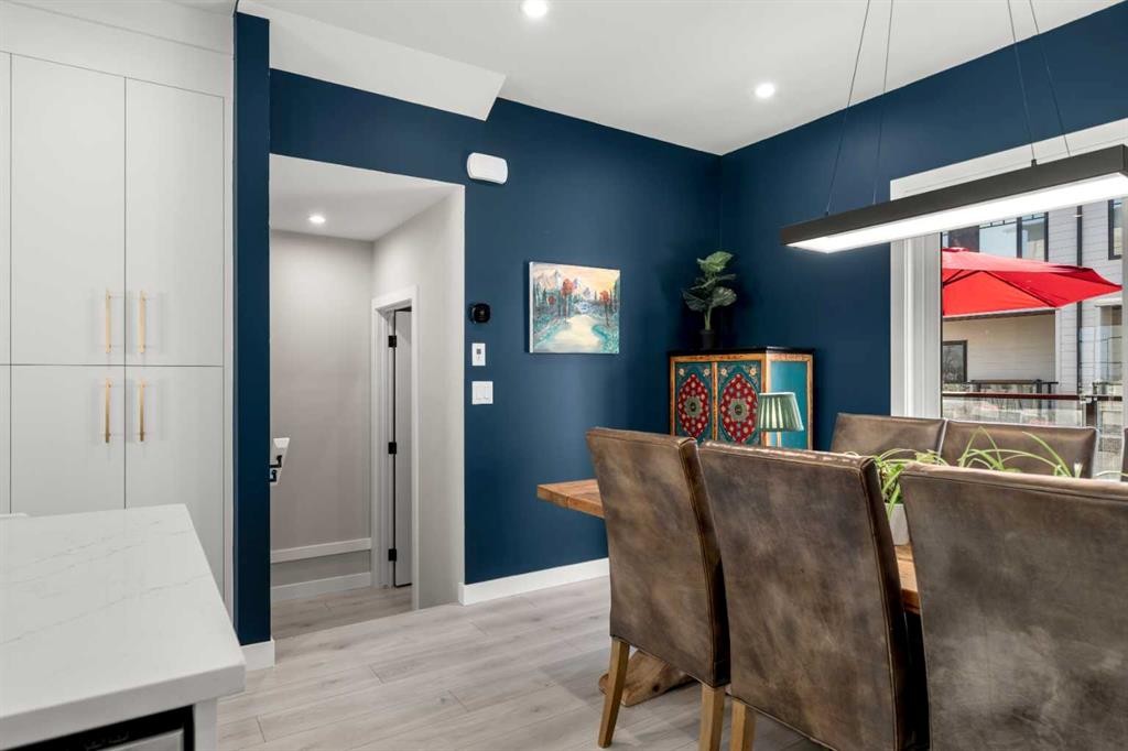 8161 8 Avenue, Calgary, AB - Indoor Photo Showing Other Room