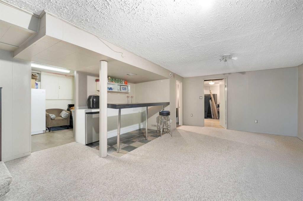 48 Franklin Drive Se, Calgary, AB - Indoor