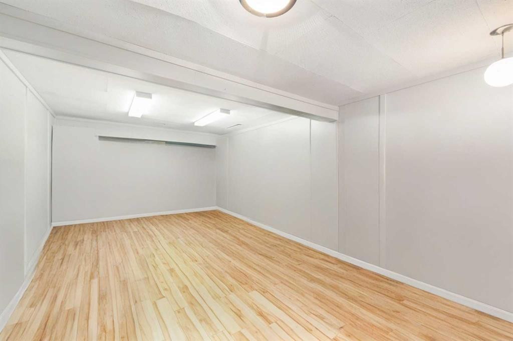 48 Franklin Drive Se, Calgary, AB - Indoor Photo Showing Other Room