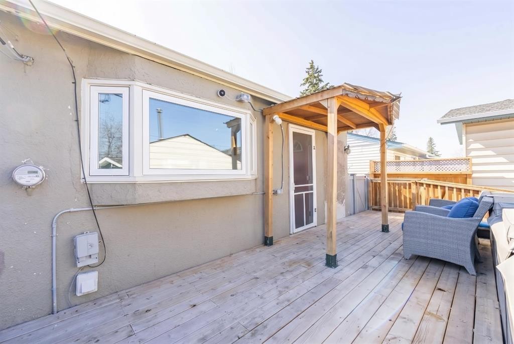 48 Franklin Drive Se, Calgary, AB - Outdoor With Deck Patio Veranda With Exterior