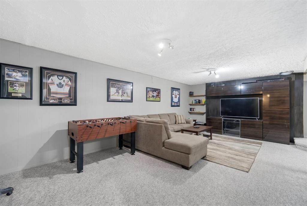 48 Franklin Drive Se, Calgary, AB - Indoor