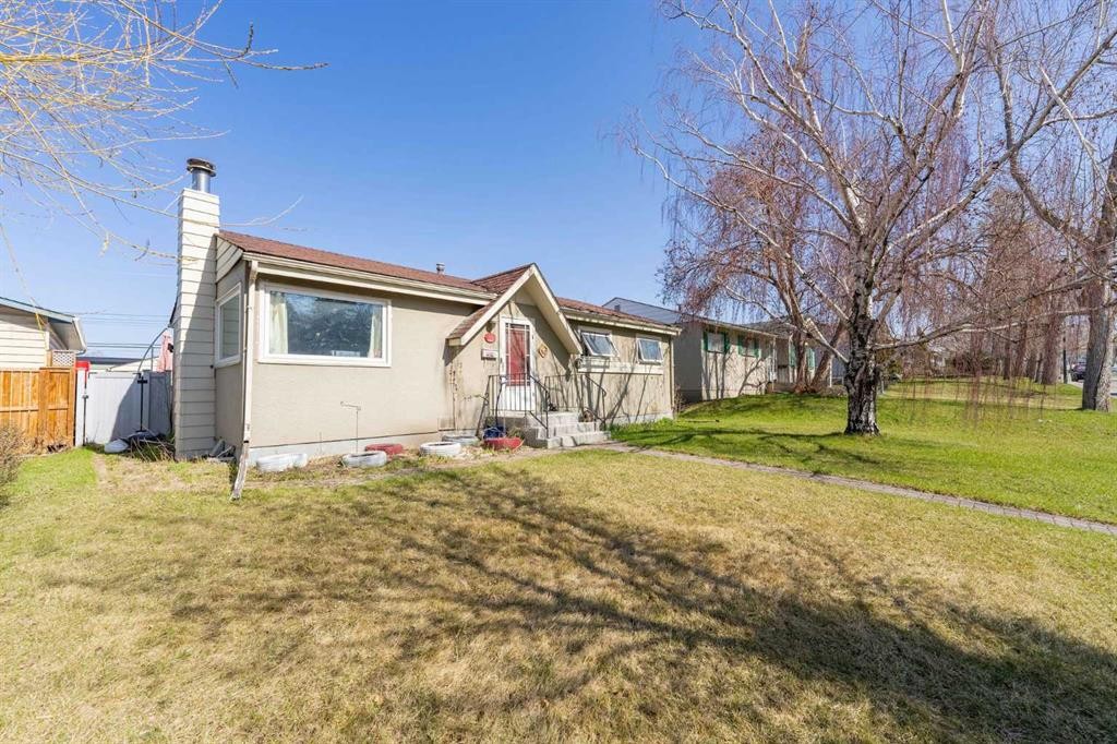 48 Franklin Drive Se, Calgary, AB - Outdoor