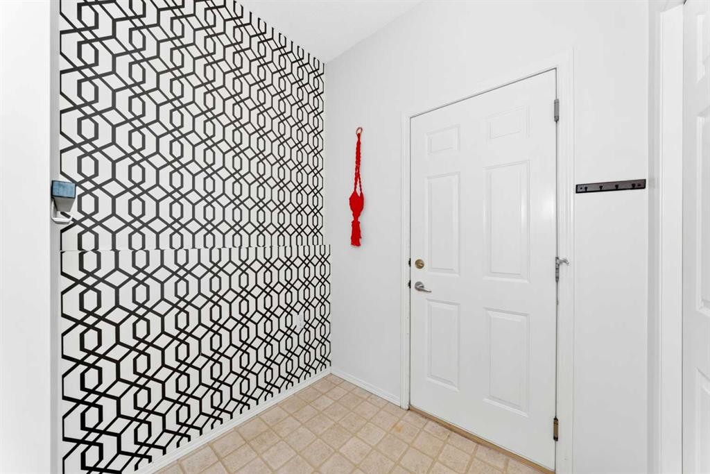 6 Cougarstone Crescent Sw, Calgary, AB - Indoor Photo Showing Other Room