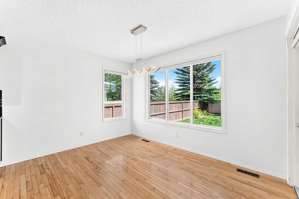 6 Cougarstone Crescent Sw, Calgary, AB - Indoor Photo Showing Other Room