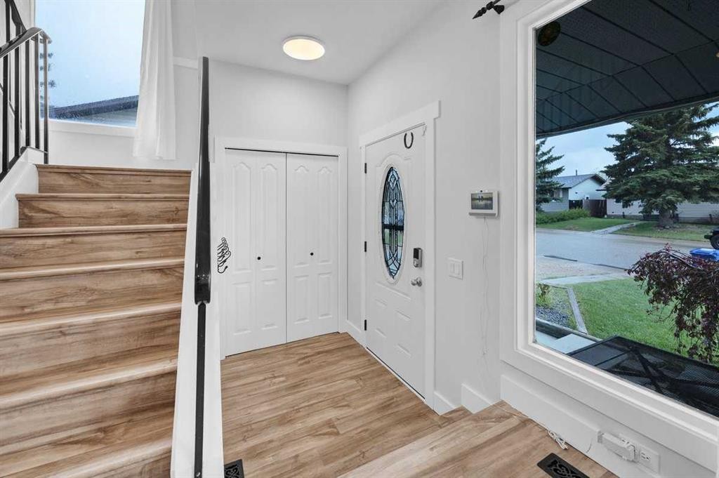 22 Sandstone Crescent Se, Airdrie, AB - Indoor Photo Showing Other Room