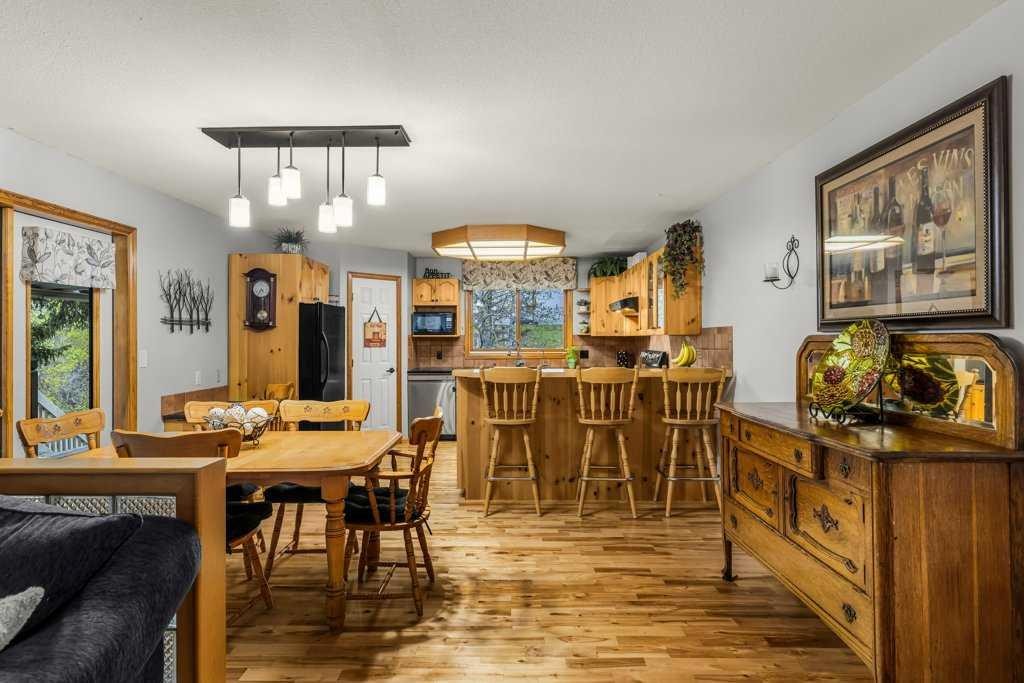 146 Cougar Point Road, Canmore, AB - Indoor Photo Showing Dining Room