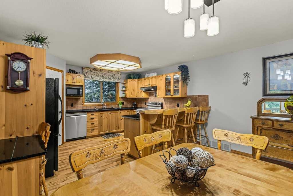 146 Cougar Point Road, Canmore, AB - Indoor