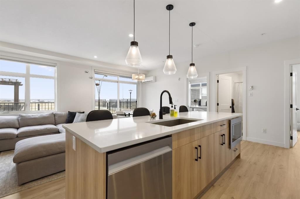 6103-200 Seton Circle Se, Calgary, AB - Indoor Photo Showing Kitchen With Upgraded Kitchen