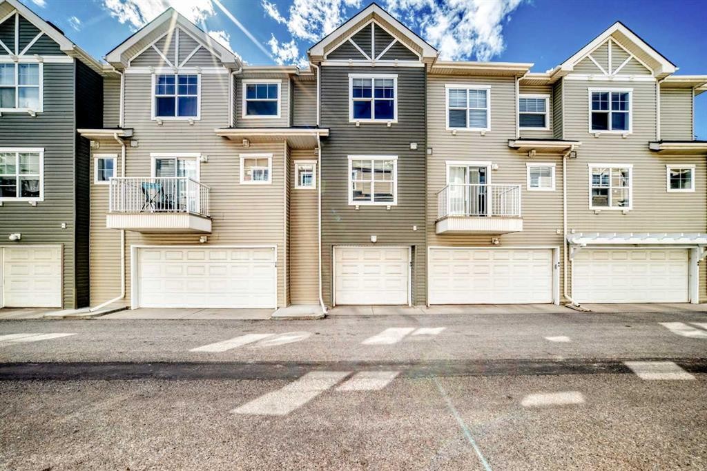 80 Elgin Gardens Se, Calgary, AB - Outdoor With Facade