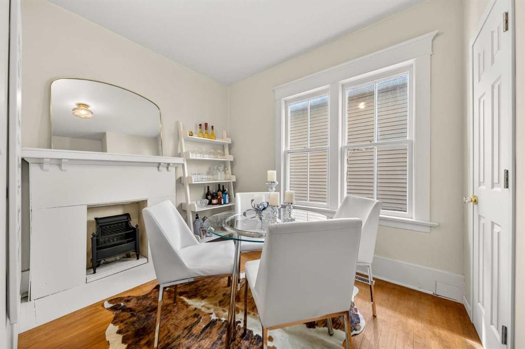 317 21 Avenue Sw, Calgary, AB - Indoor