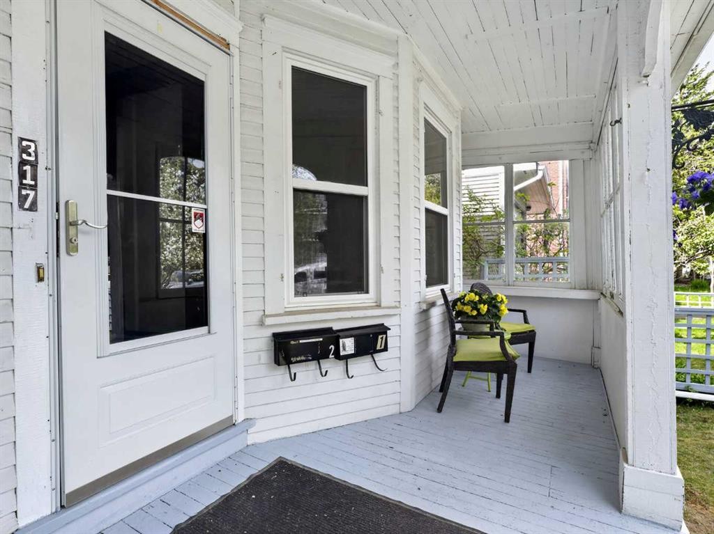 317 21 Avenue Sw, Calgary, AB - Outdoor With Exterior