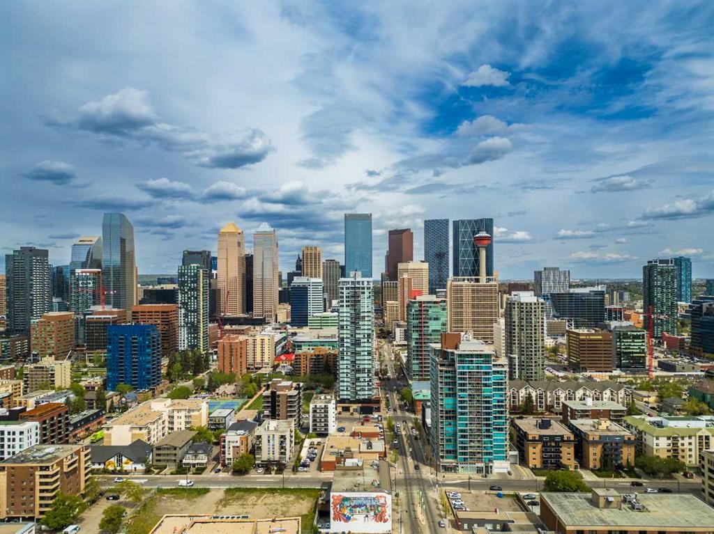 317 21 Avenue Sw, Calgary, AB - Outdoor With View
