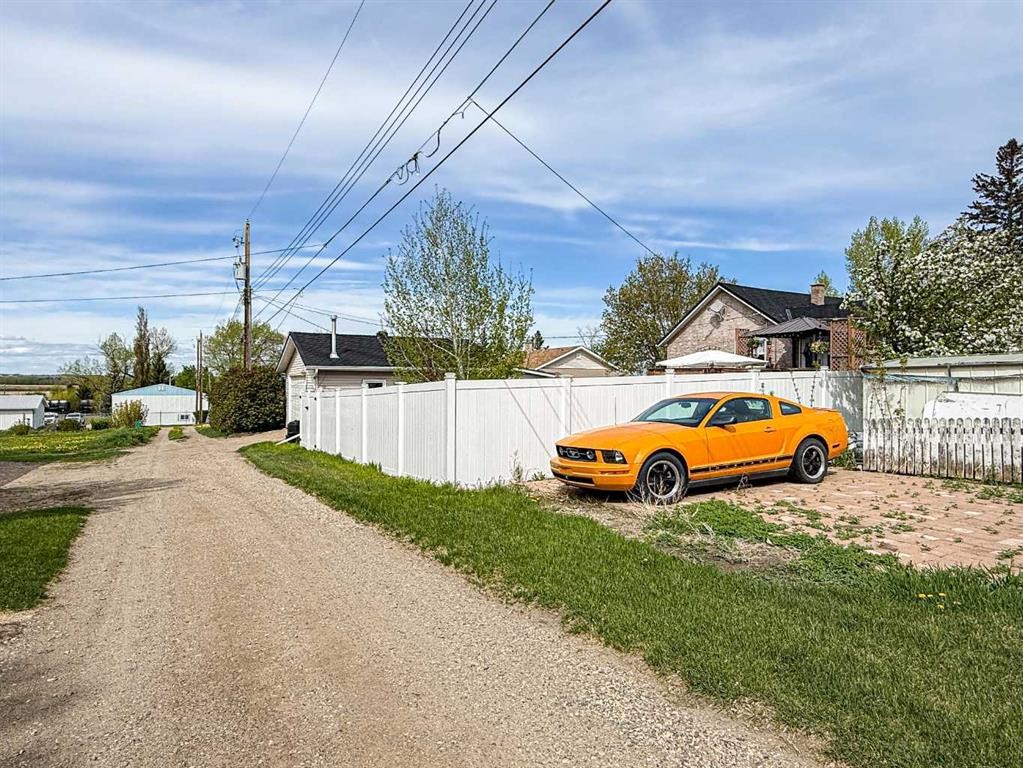 2031 18 Avenue, Bowden, AB - Outdoor