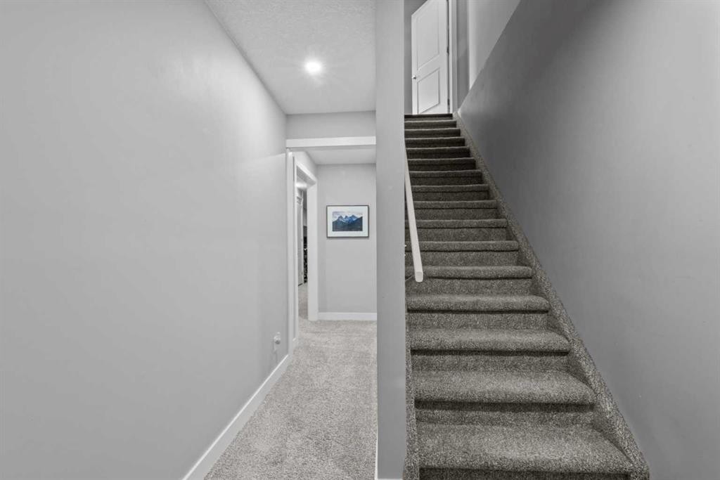 6417 34 Avenue Nw, Calgary, AB - Indoor Photo Showing Other Room