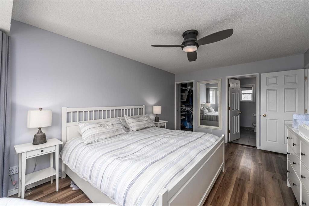 381 Hidden Valley Manor Nw, Calgary, AB - Indoor Photo Showing Bedroom