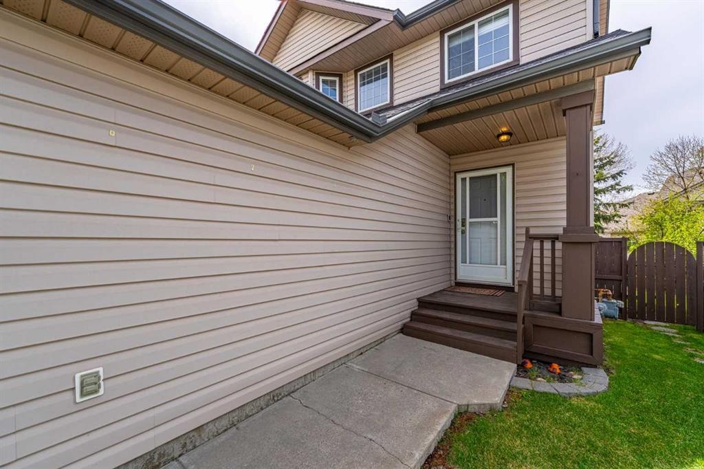 381 Hidden Valley Manor Nw, Calgary, AB - Outdoor With Exterior