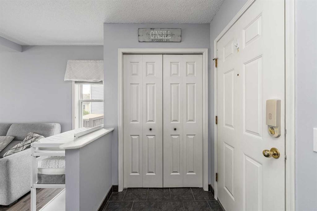 381 Hidden Valley Manor Nw, Calgary, AB - Indoor