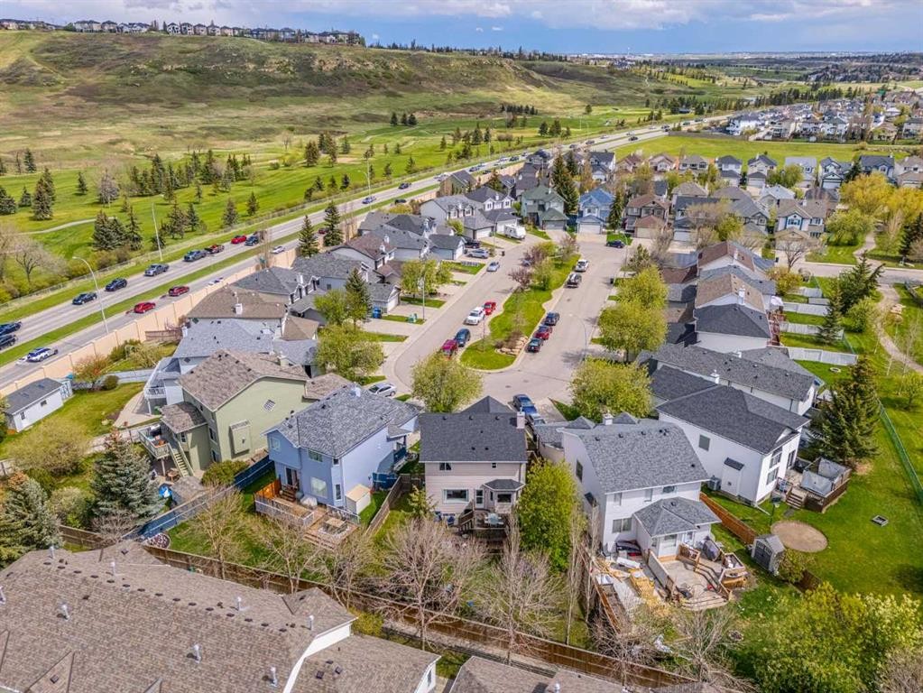 381 Hidden Valley Manor Nw, Calgary, AB - Outdoor With View