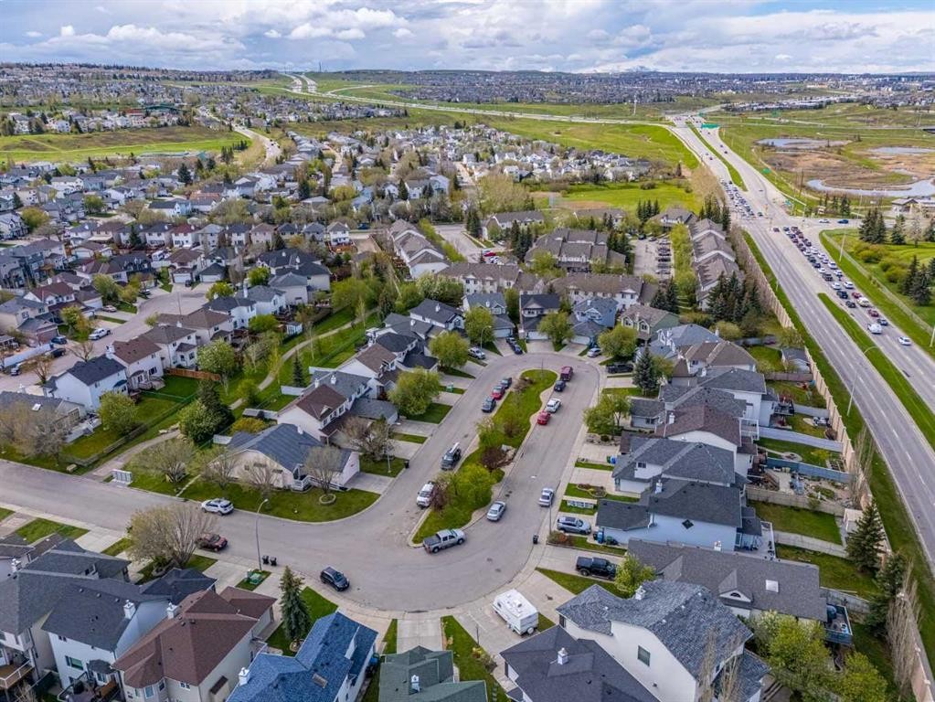 381 Hidden Valley Manor Nw, Calgary, AB - Outdoor With View