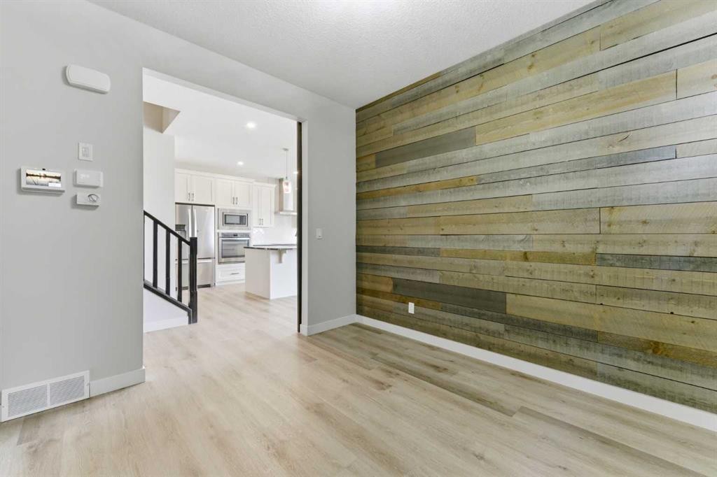 40 Evansfield Manor Nw, Calgary, AB - Indoor Photo Showing Other Room