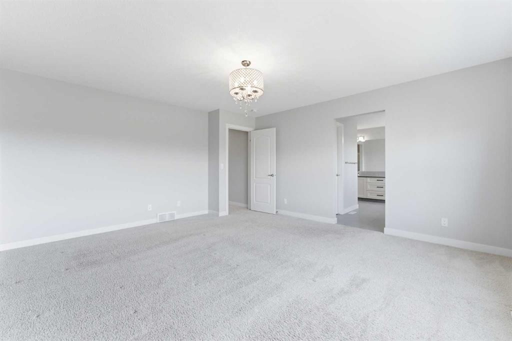 40 Evansfield Manor Nw, Calgary, AB - Indoor Photo Showing Other Room