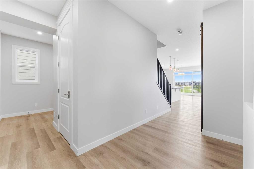 40 Evansfield Manor Nw, Calgary, AB - Indoor Photo Showing Other Room