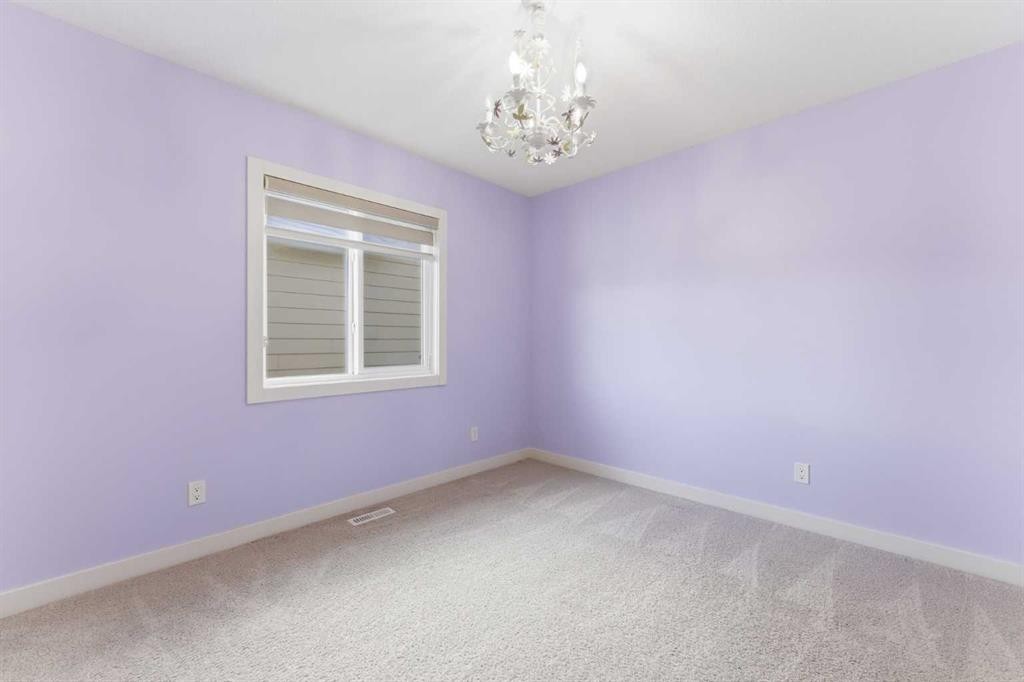 40 Evansfield Manor Nw, Calgary, AB - Indoor Photo Showing Other Room