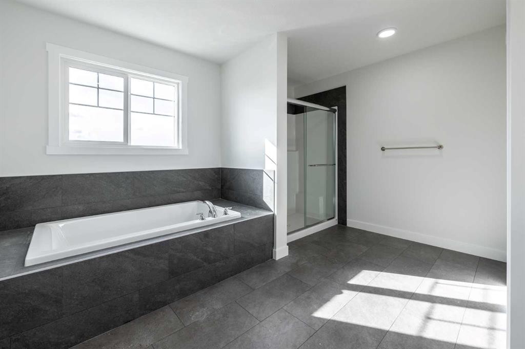 67 Amber View, Balzac, AB - Indoor Photo Showing Bathroom