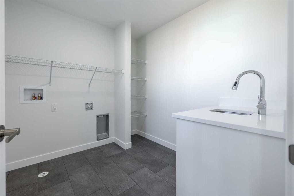 67 Amber View, Balzac, AB - Indoor