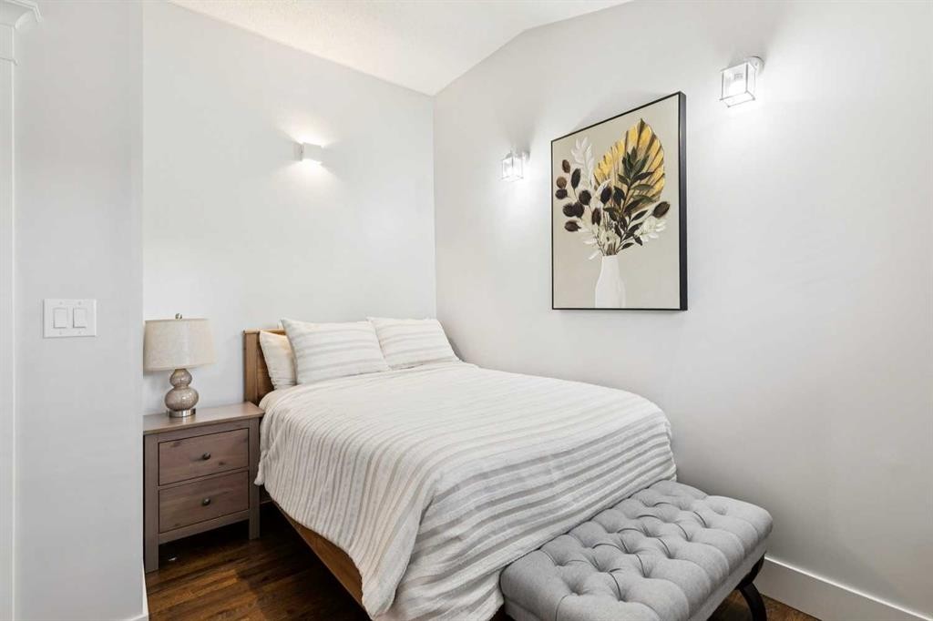 162 Fyffe Road Se, Calgary, AB - Indoor Photo Showing Bedroom