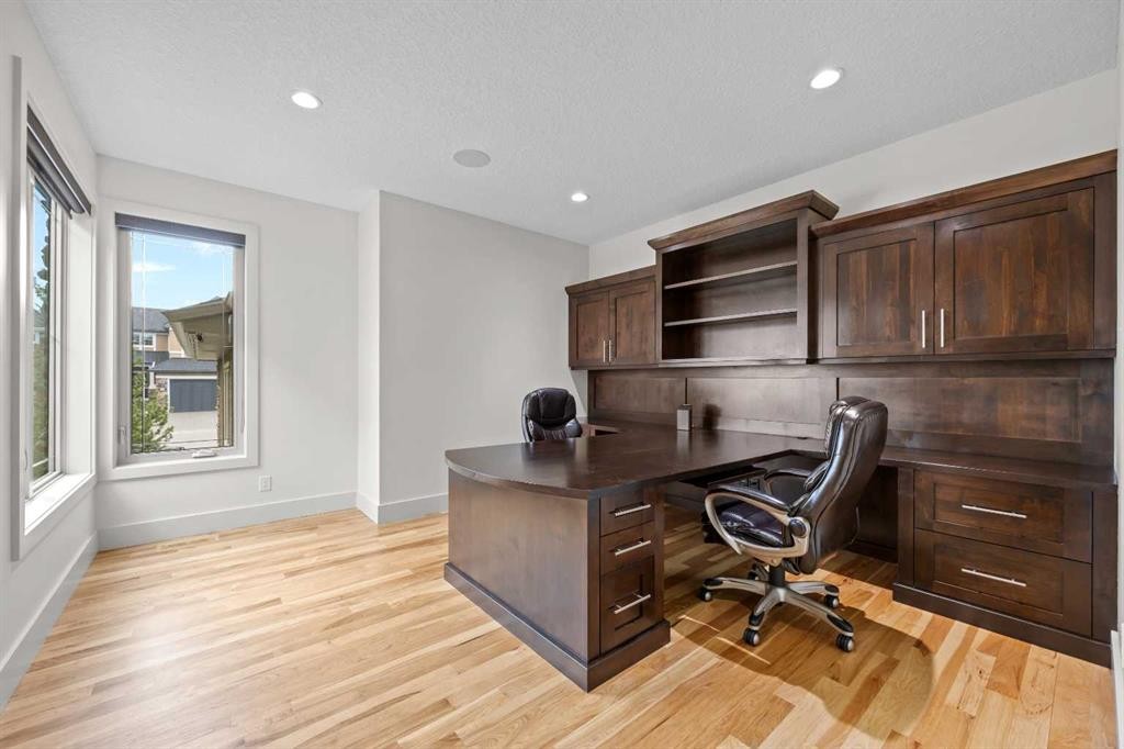 89 Evergreen Mount Sw, Calgary, AB - Indoor Photo Showing Office