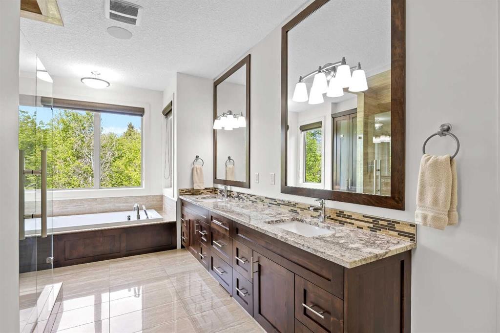 89 Evergreen Mount Sw, Calgary, AB - Indoor Photo Showing Bathroom
