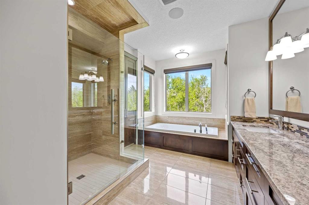 89 Evergreen Mount Sw, Calgary, AB - Indoor Photo Showing Bathroom