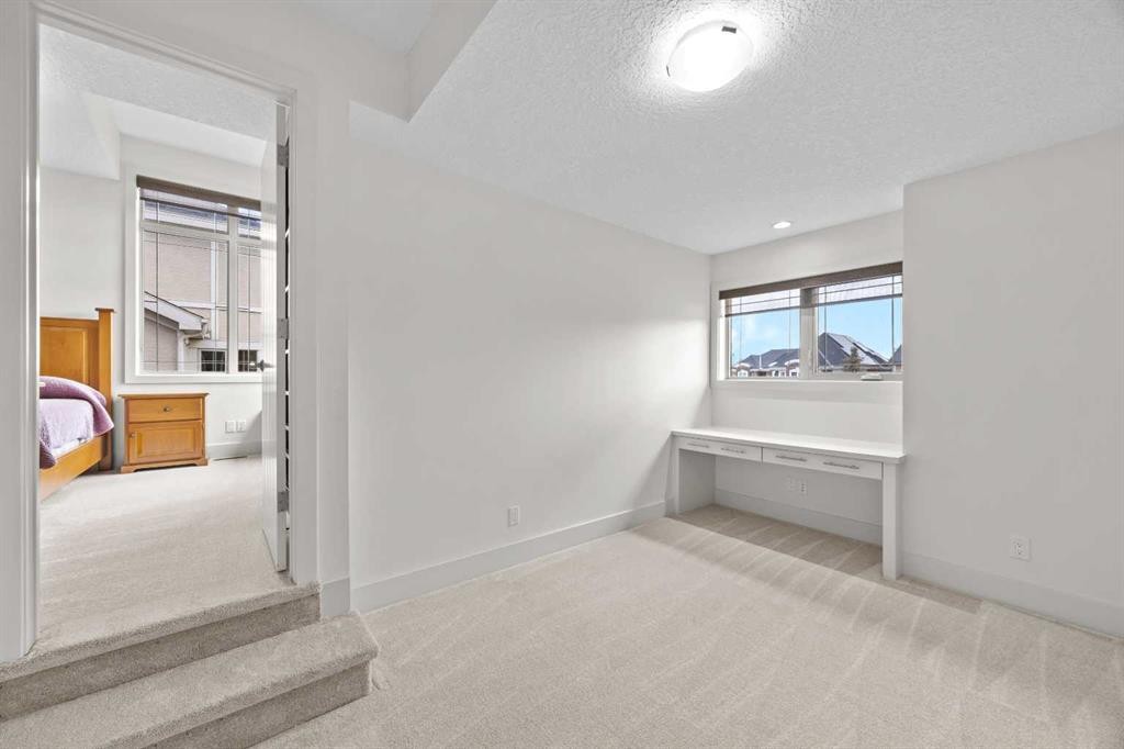 89 Evergreen Mount Sw, Calgary, AB - Indoor