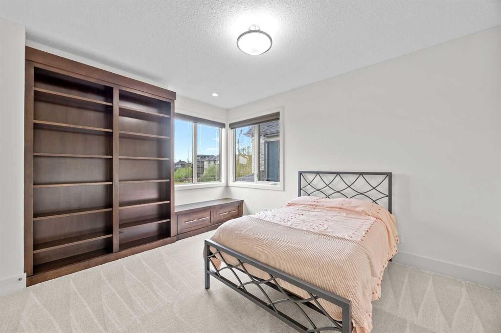89 Evergreen Mount Sw, Calgary, AB - Indoor Photo Showing Bedroom