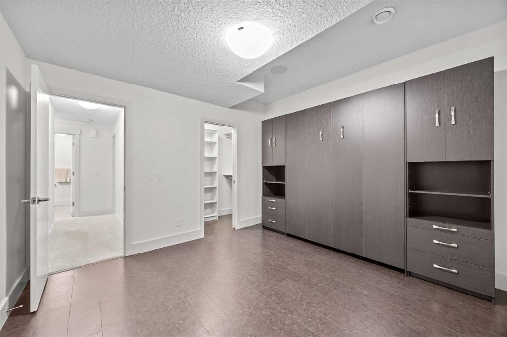 89 Evergreen Mount Sw, Calgary, AB - Indoor Photo Showing Other Room