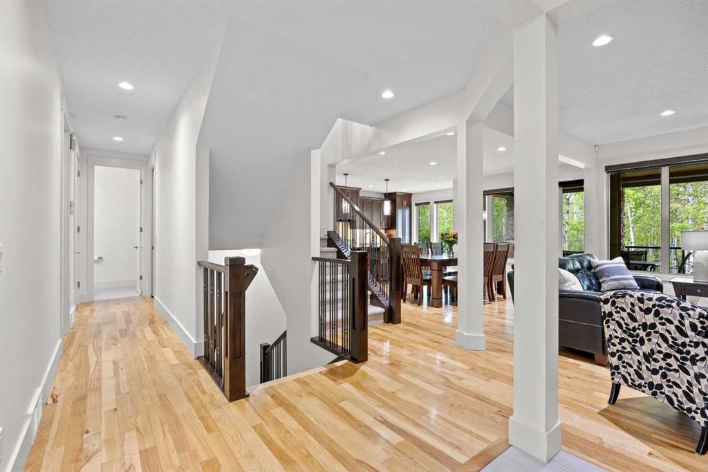89 Evergreen Mount Sw, Calgary, AB - Indoor Photo Showing Other Room