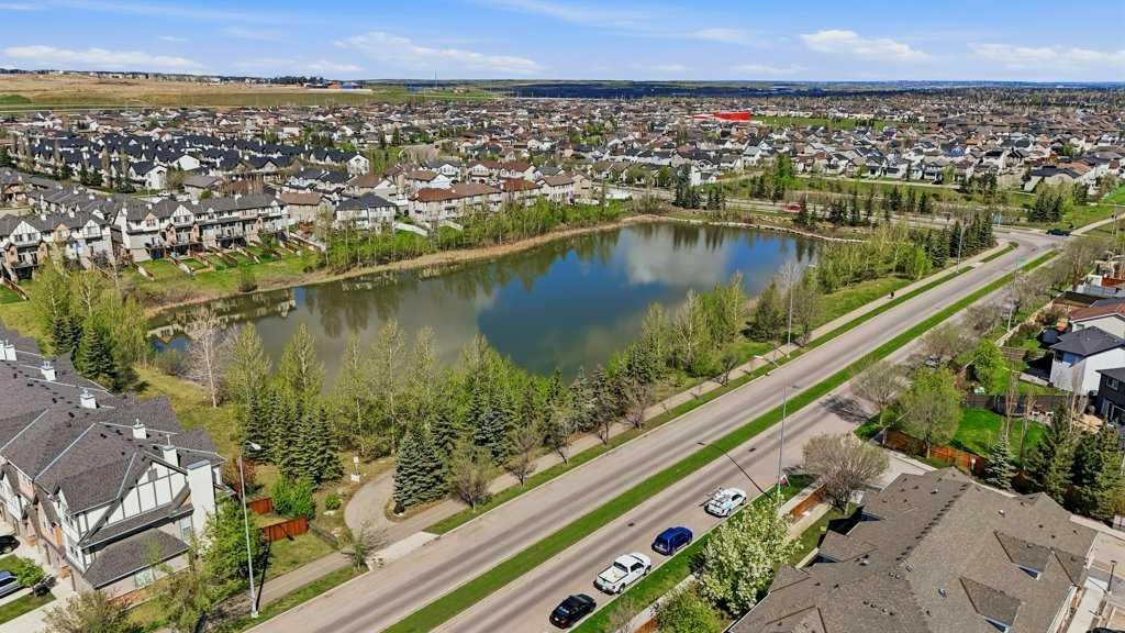 106-31 Everridge Square Sw, Calgary, AB - Outdoor With View