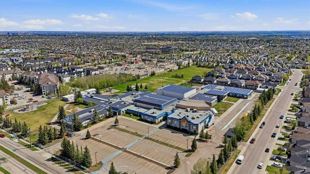 106-31 Everridge Square Sw, Calgary, AB - Outdoor With View