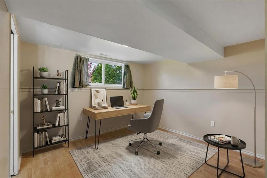 8432 Elbow Drive Sw, Calgary, AB - Indoor Photo Showing Other Room