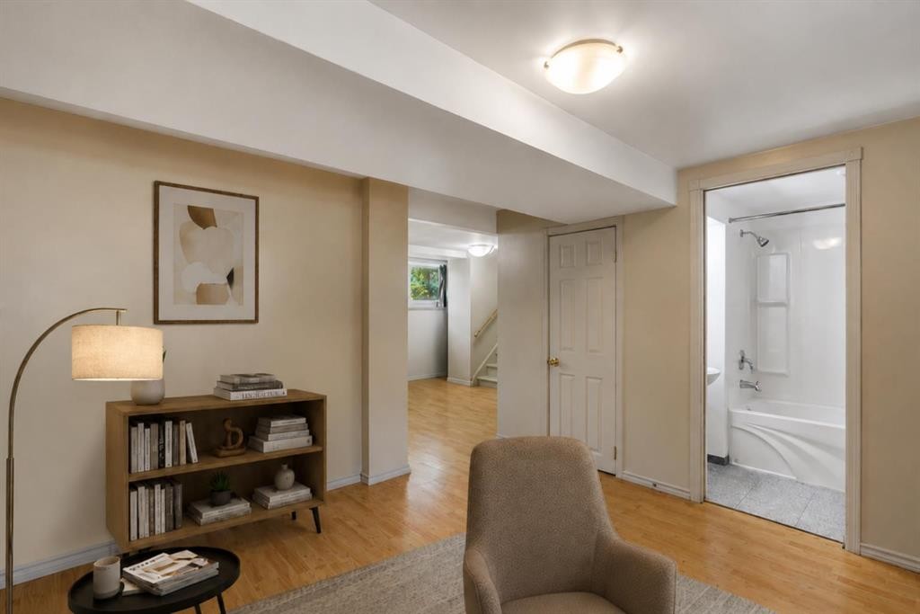 8432 Elbow Drive Sw, Calgary, AB - Indoor Photo Showing Other Room